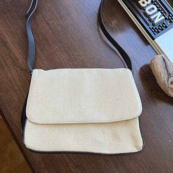 Vintage Liz Claiborne - classic woven cream leather foldover shoulder bag purse - Picture 2 of 16